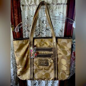 Vintage Coach Gold bag in excellent condition.